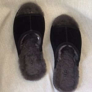 UGG fuzzy slide slippers